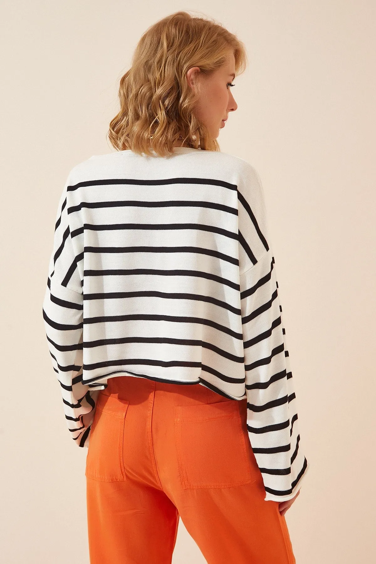 Women-s Black and White Striped Oversize Crop Knitwear Sweater