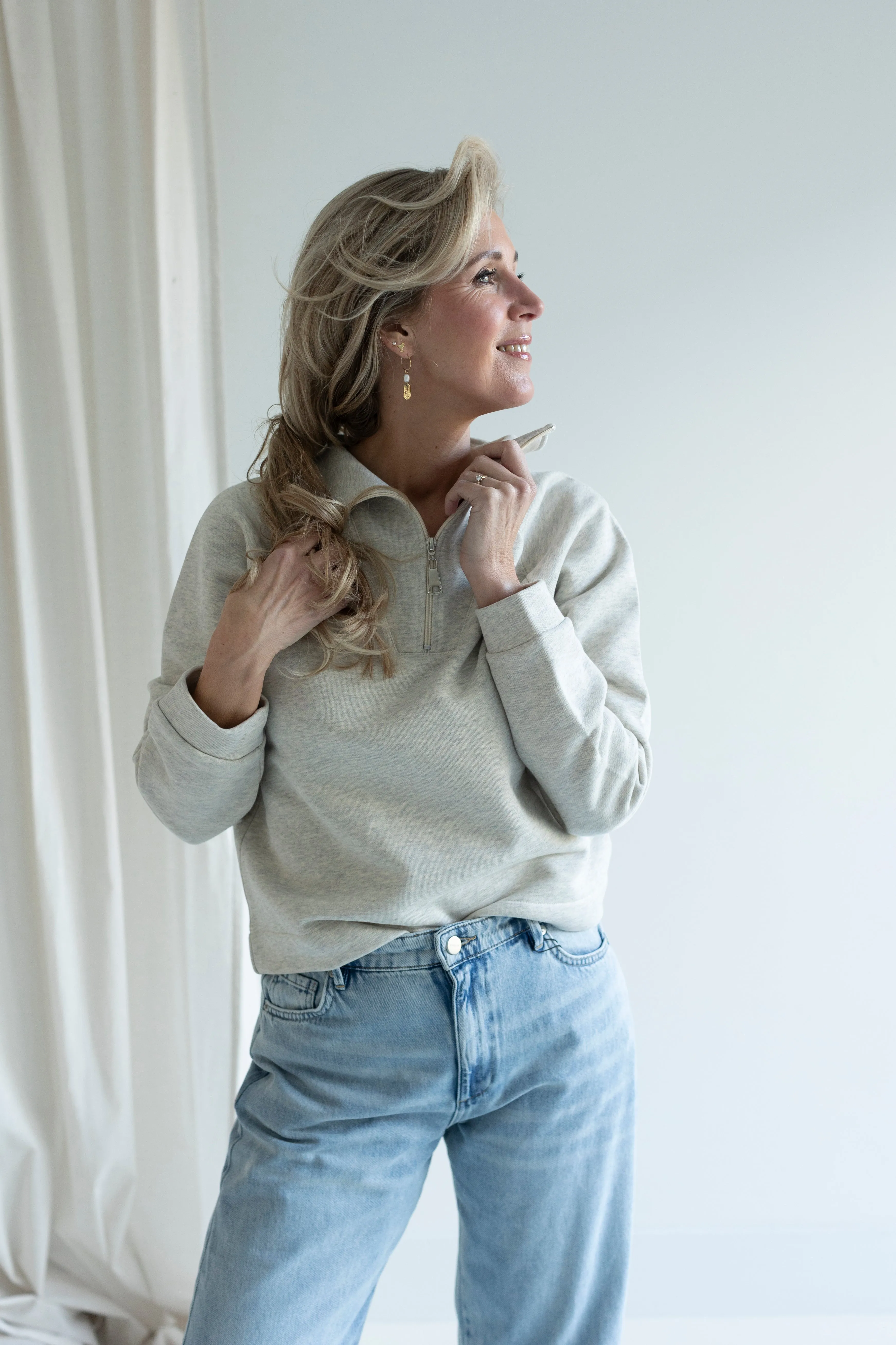 Zip sweater